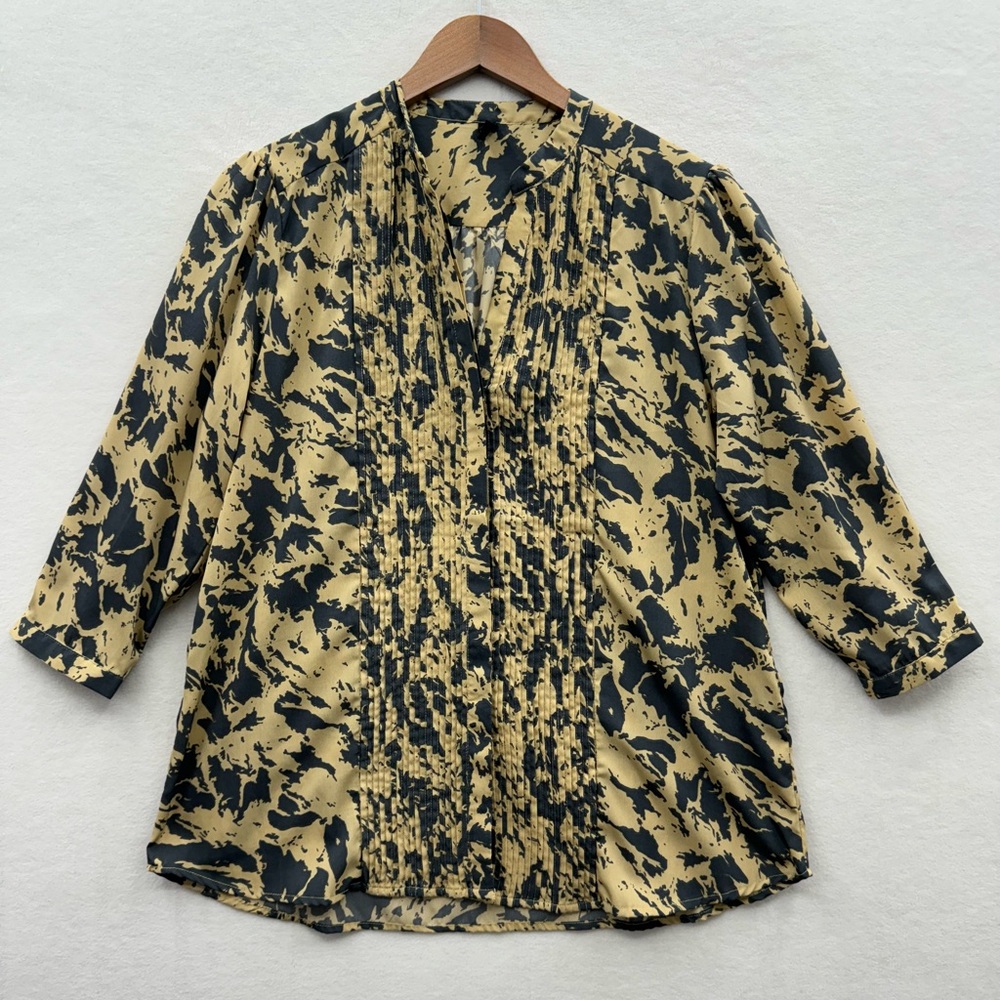 Misoka Women’s Large Gray Yellow Pleated Hidden Button 3/4 Sleeve Top